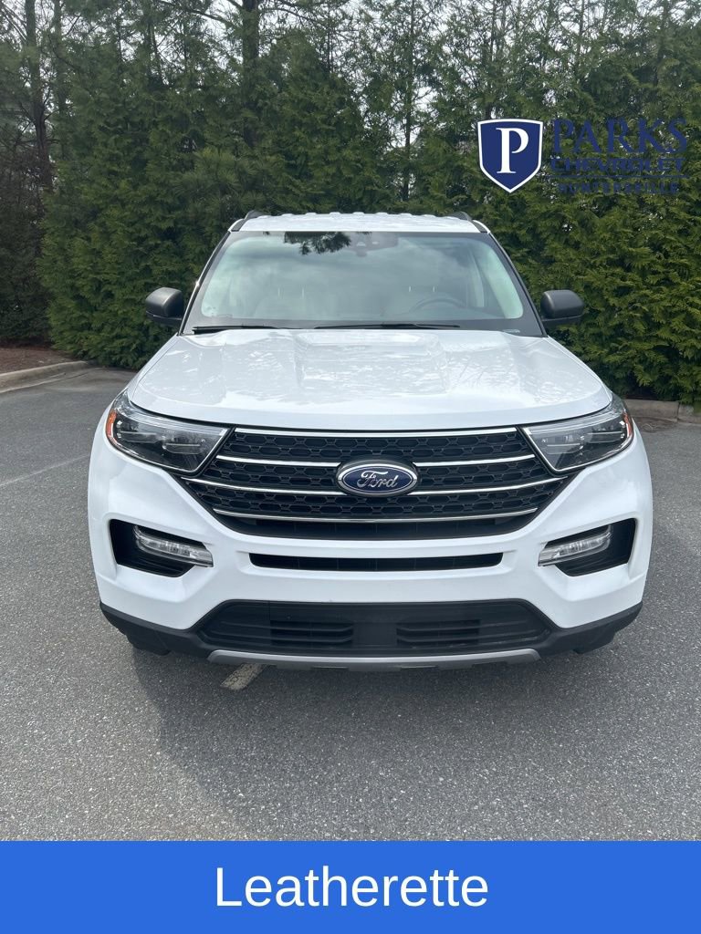 Used 2024 Ford Explorer XLT w/ Equipment Group 202A image 2