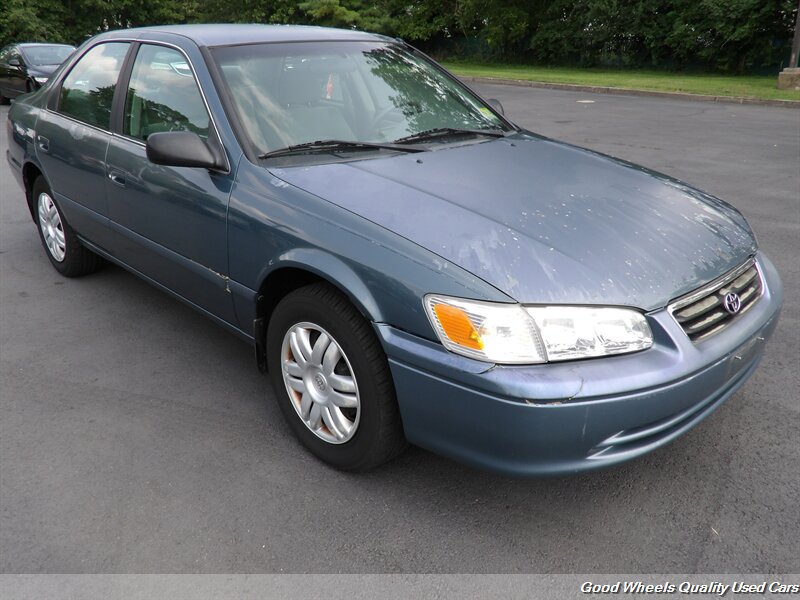Used 2001 Toyota Camry LE FWD image 2