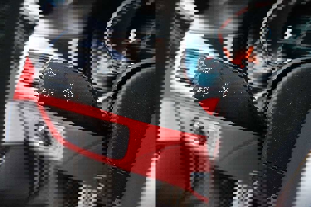 Used 2021 BMW 750i xDrive w/ Executive Package image 45