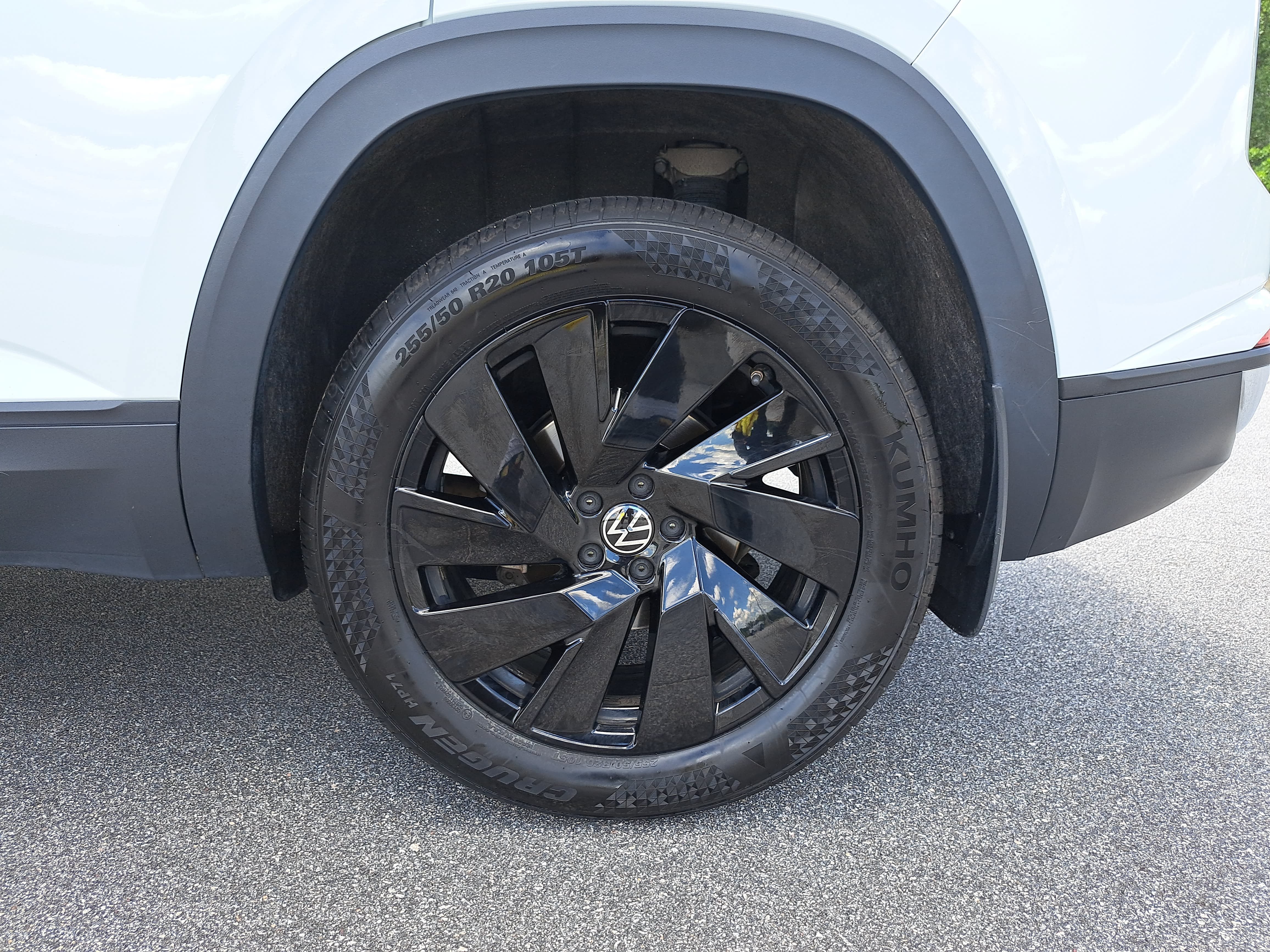 Used 2024 Volkswagen Atlas Cross Sport SE w/ Black Wheel Package AWD/4WD image 34
