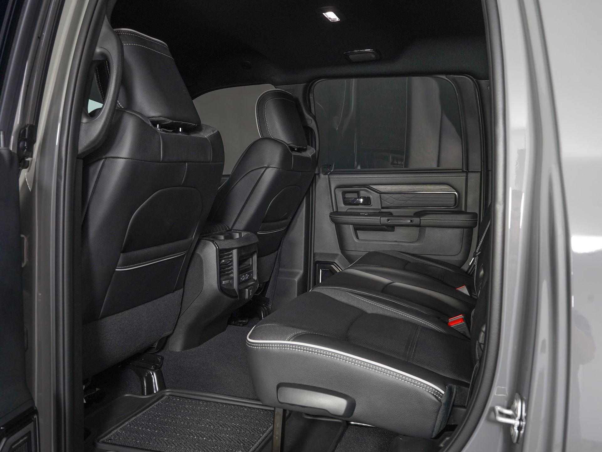 Used 2026 RAM 3500 Limited AWD/4WD image 11