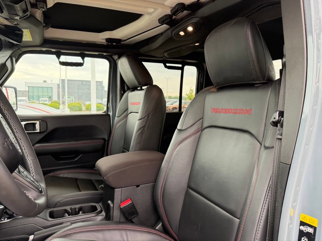 Used 2025 Jeep Gladiator Rubicon AWD/4WD image 13