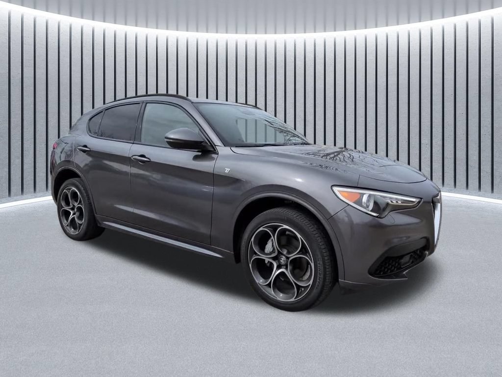 Used 2023 Alfa Romeo Stelvio Ti w/ Active Assist Plus Package AWD/4WD image 2