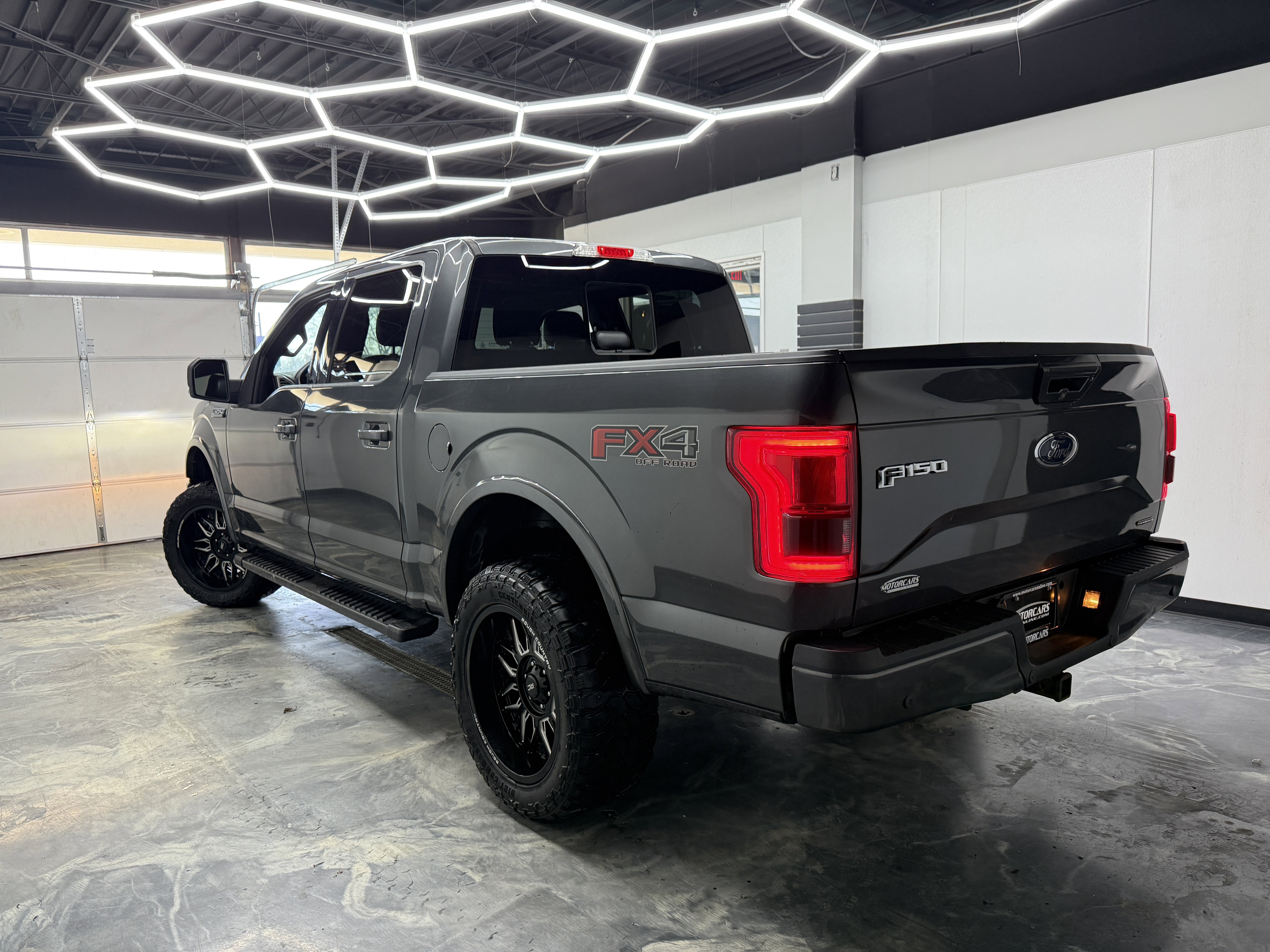 Used 2016 Ford F150 Lariat w/ Equipment Group 502A Luxury image 3