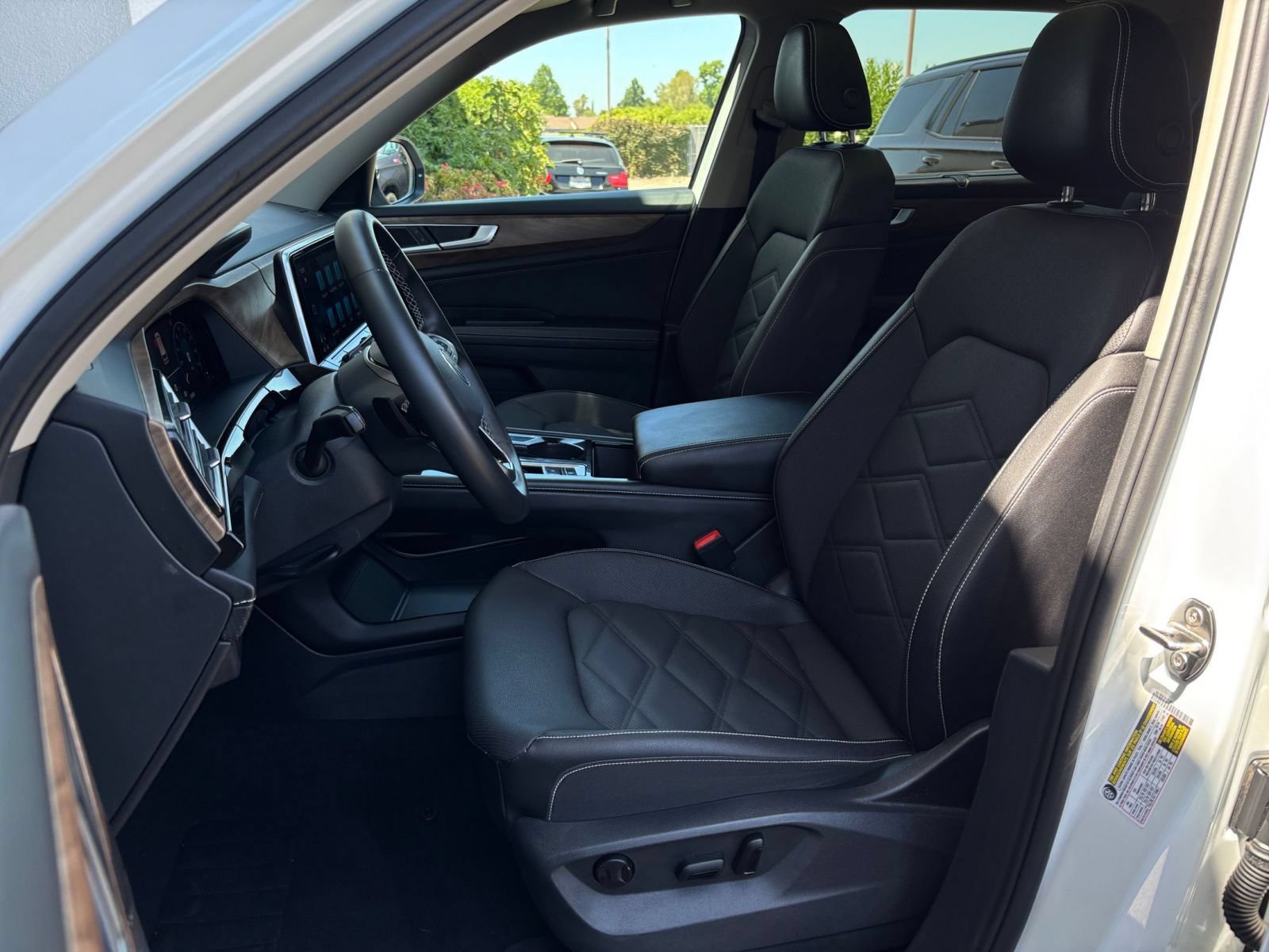 Used 2026 Volkswagen Atlas SE AWD/4WD image 40
