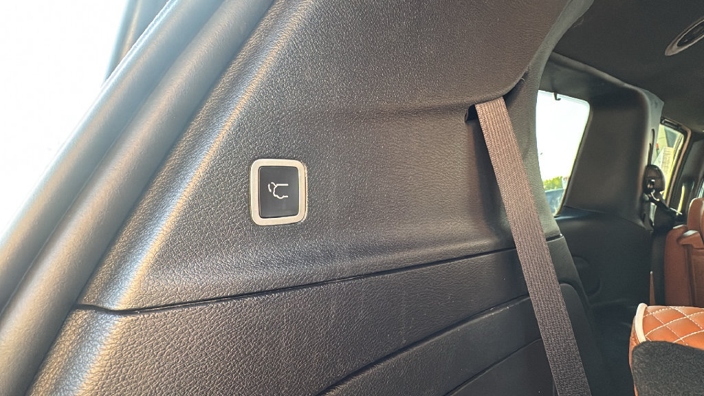 Used 2024 Chrysler Pacifica Pinnacle FWD image 33