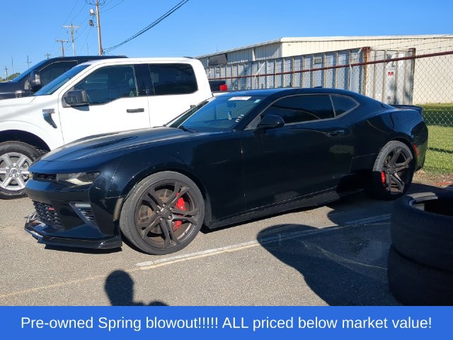 Used 2018 Chevrolet Camaro SS RWD image 2