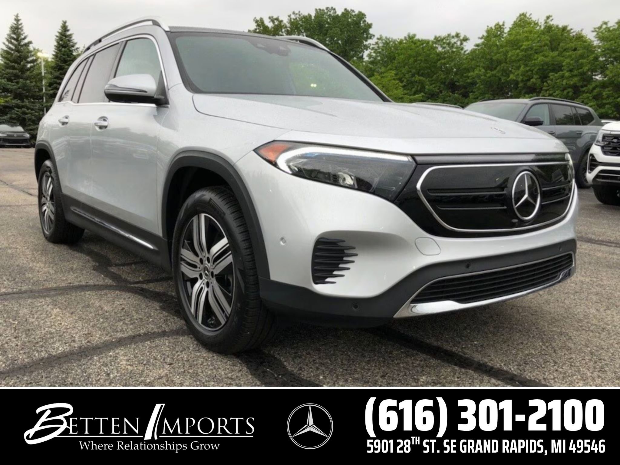 New 2023 Mercedes-Benz EQB 300 4MATIC image 1