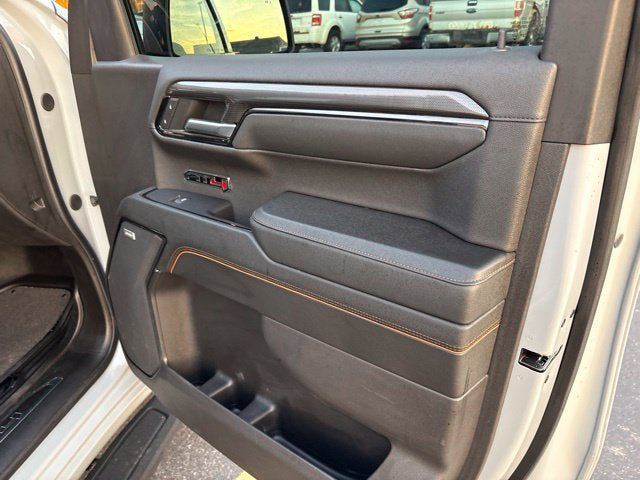 Used 2024 GMC Sierra 1500 AT4 w/ Technology Package AWD/4WD image 8
