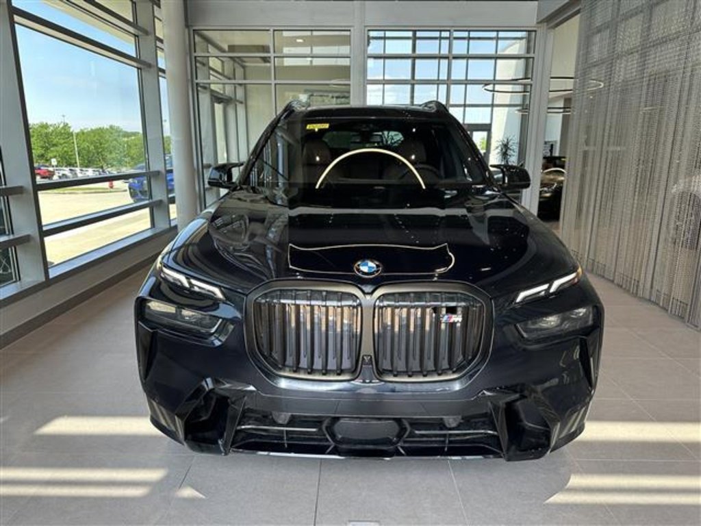 New 2025 BMW X7 M60i image 2