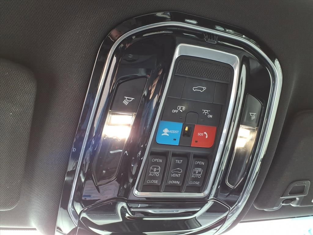 Used 2021 Jeep Grand Cherokee L Overland w/ Advanced Protech Group III image 30