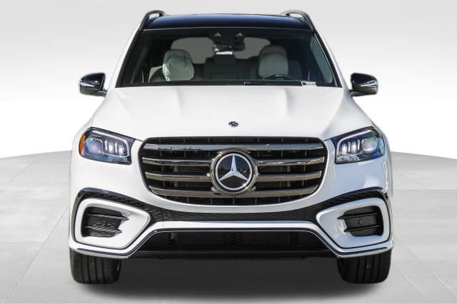 New 2025 Mercedes-Benz GLS 580 4MATIC image 2