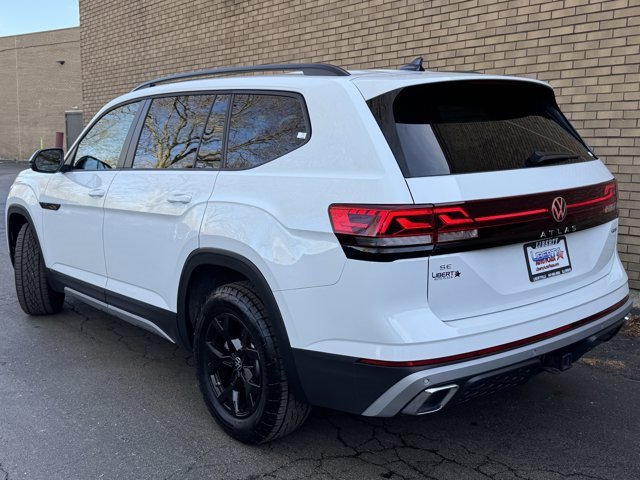 Used 2024 Volkswagen Atlas Peak Edition SE image 58