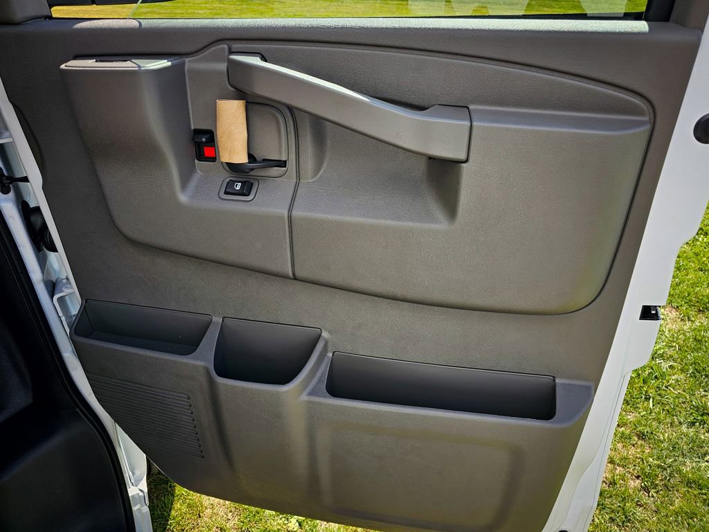 New 2025 GMC Savana 3500 Work Van 3D Cargo Van w/ Driver Convenience Package image 29