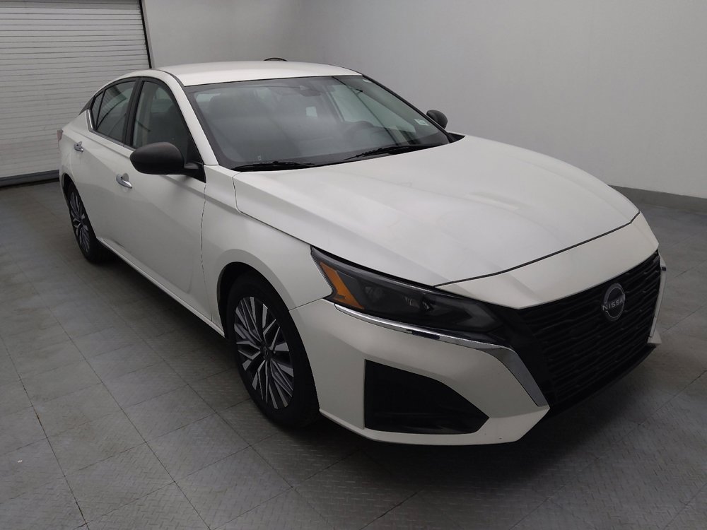 Used 2024 Nissan Altima 2.5 SV image 13