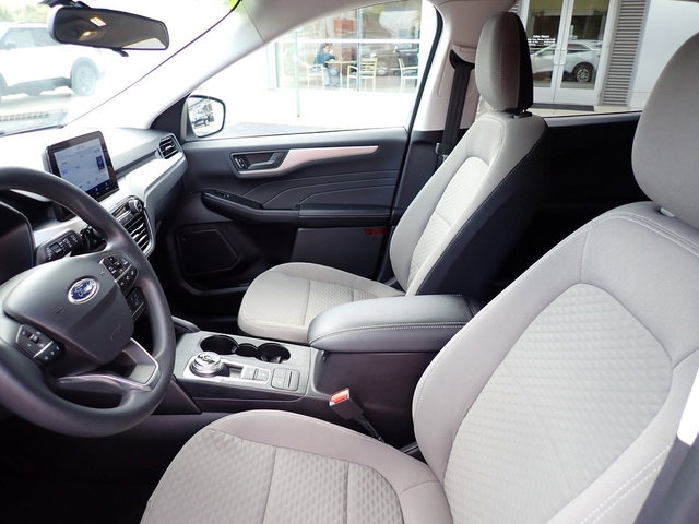 Used 2022 Ford Escape SE image 11