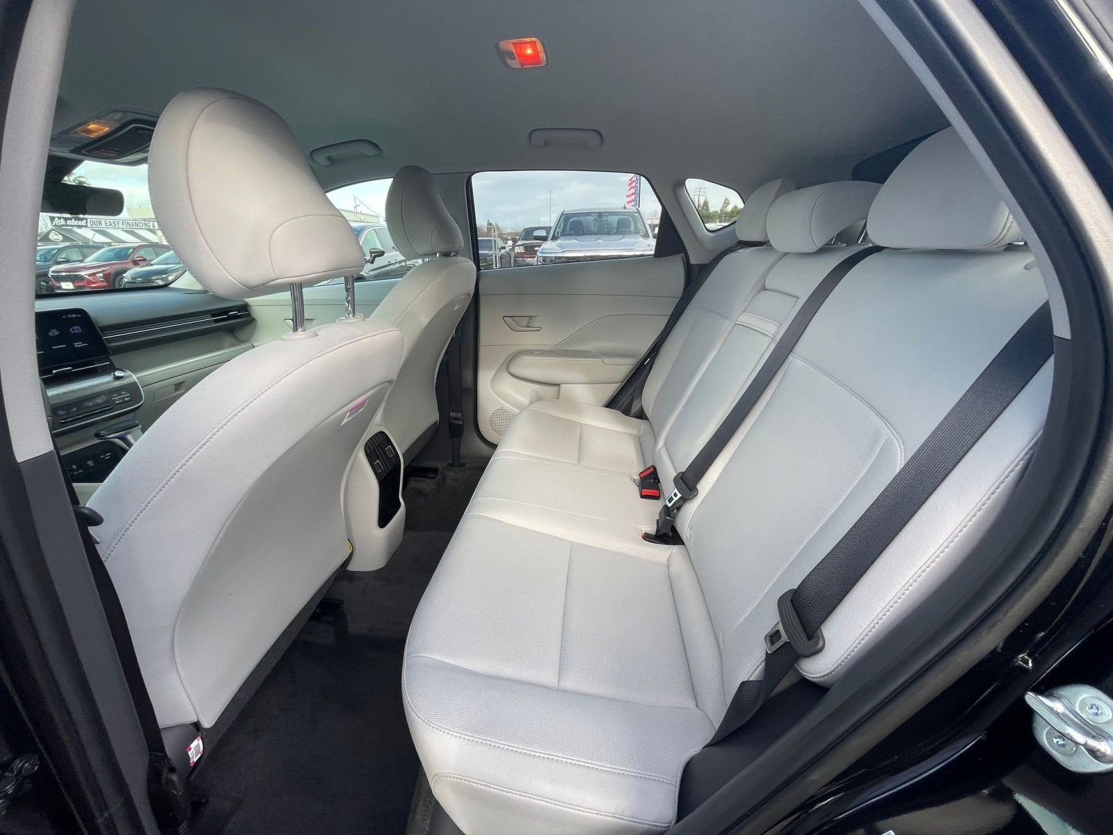 Used 2025 Hyundai Kona SEL image 25