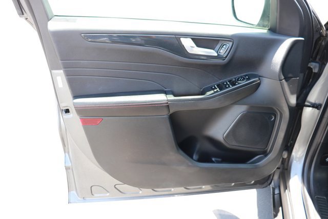 Used 2023 Ford Escape ST-Line FWD image 9