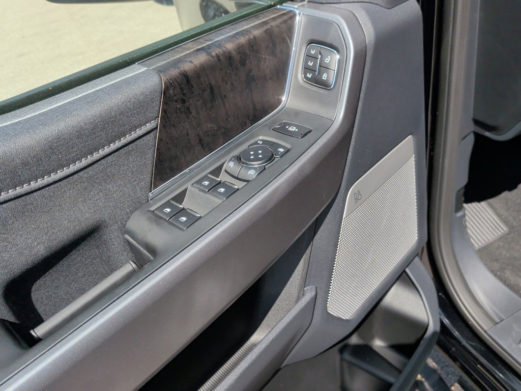 New 2027 Ford F250 Lariat w/ Black Appearance Package AWD/4WD image 11