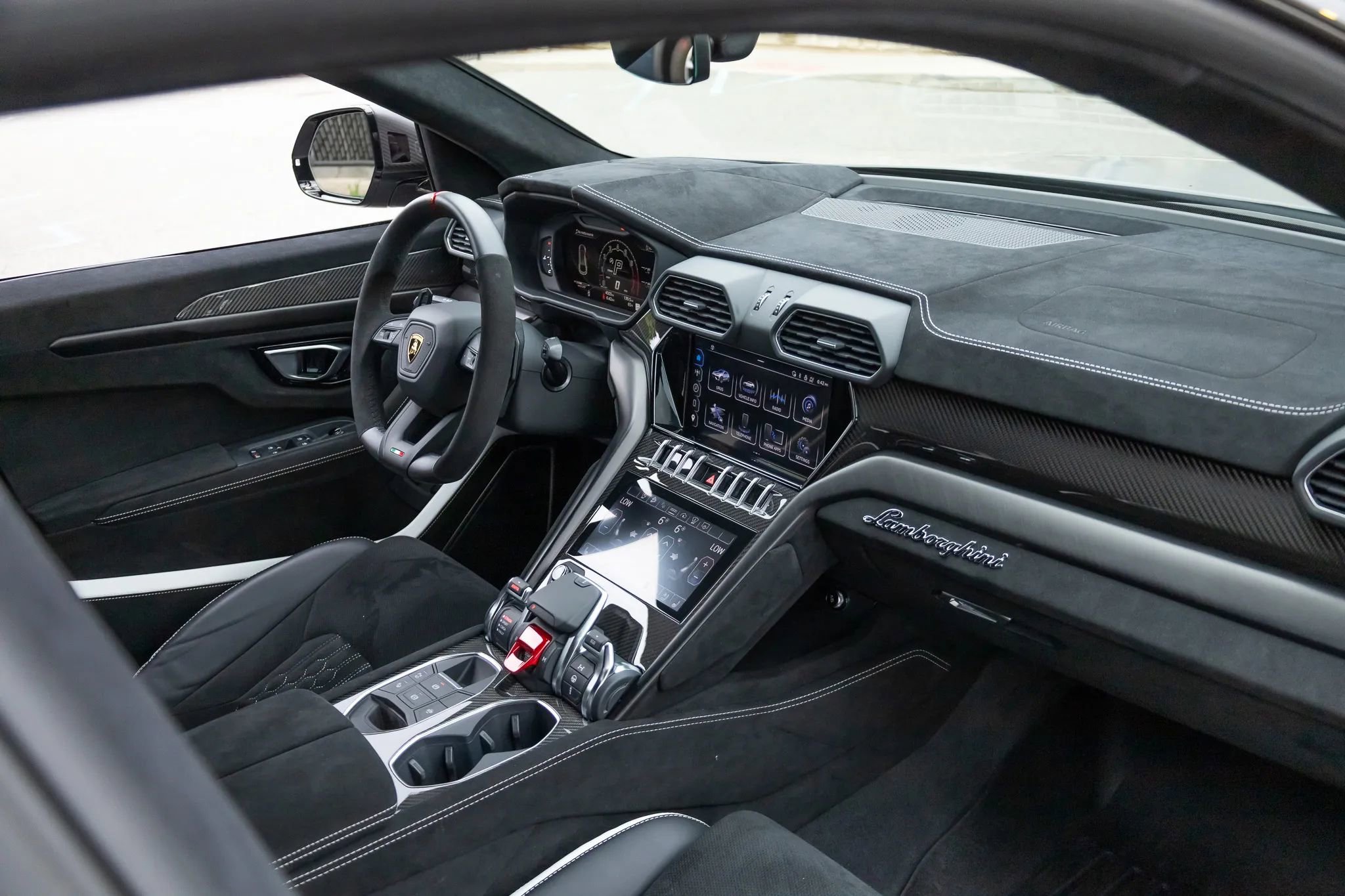 Used 2024 Lamborghini Urus Performante AWD/4WD image 71