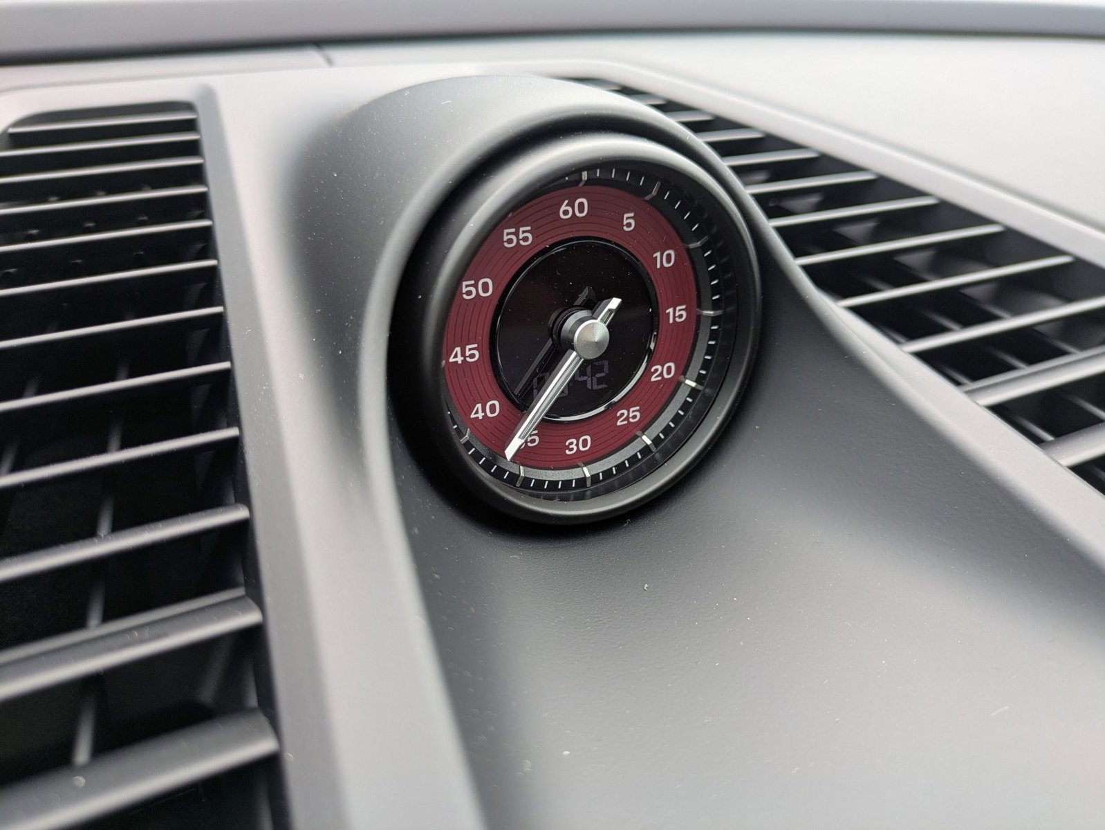 New 2025 Porsche Macan 4 Electric image 21