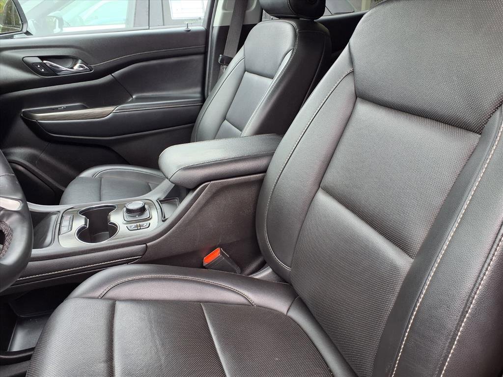 Used 2023 GMC Acadia SLT image 3