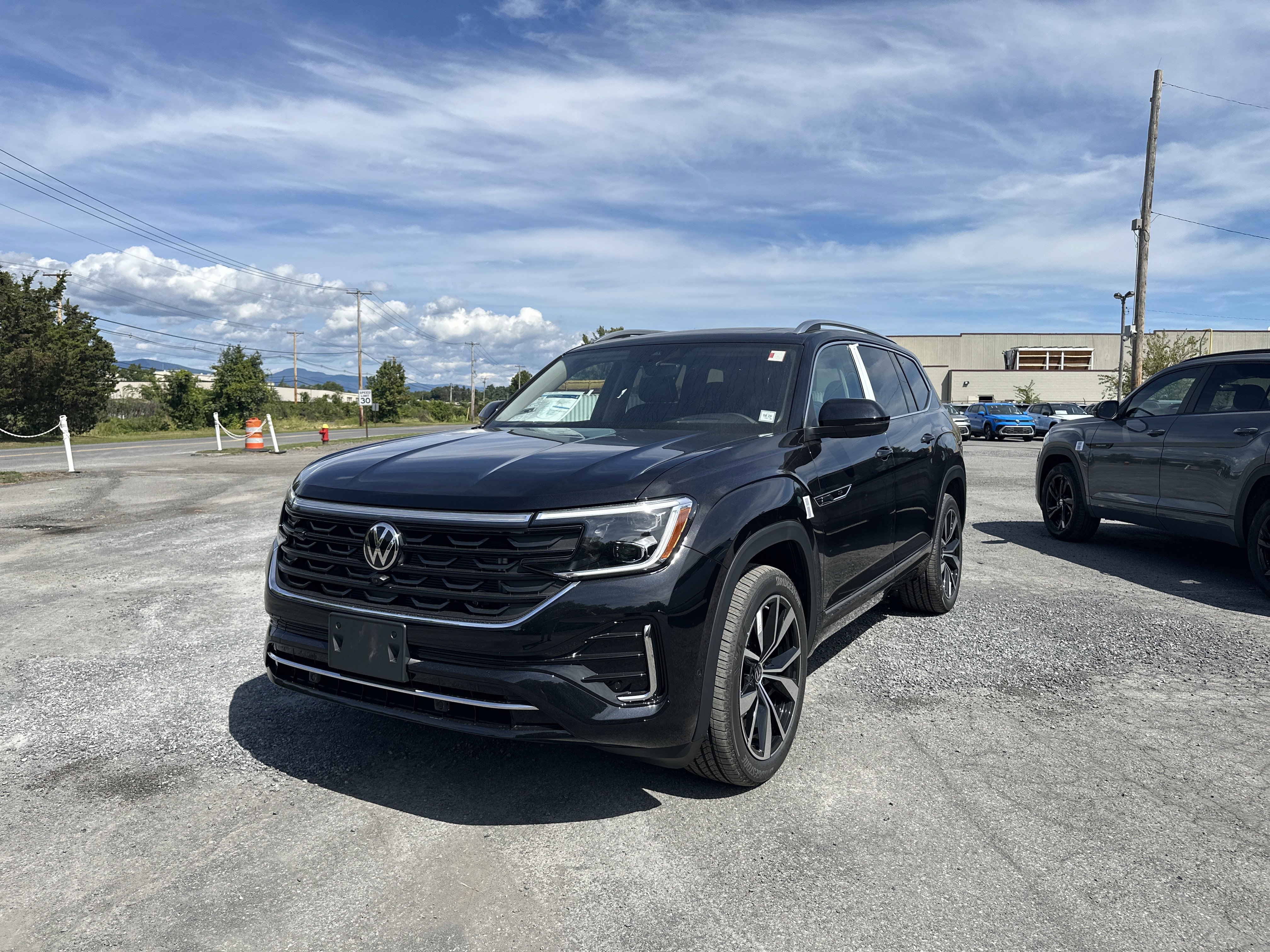 New 2026 Volkswagen Atlas SEL Premium R-Line image 1