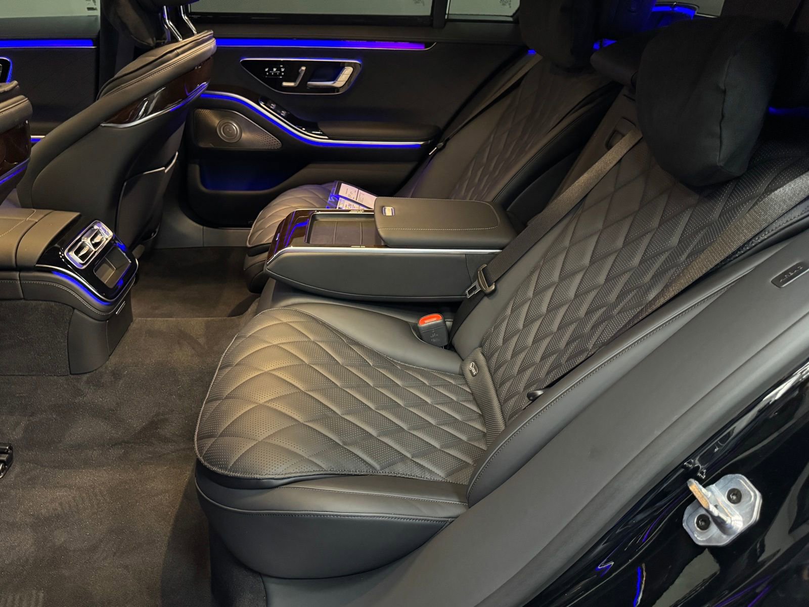 Used 2024 Mercedes-Benz S 580e 4MATIC Sedan image 27