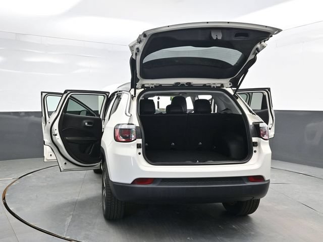Used 2018 Jeep Compass Latitude w/ Popular Equipment Group AWD/4WD image 60