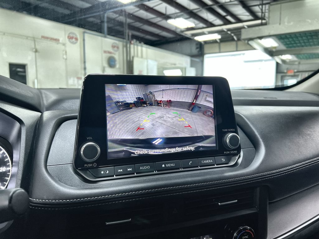 Used 2025 Nissan Rogue SV FWD image 33