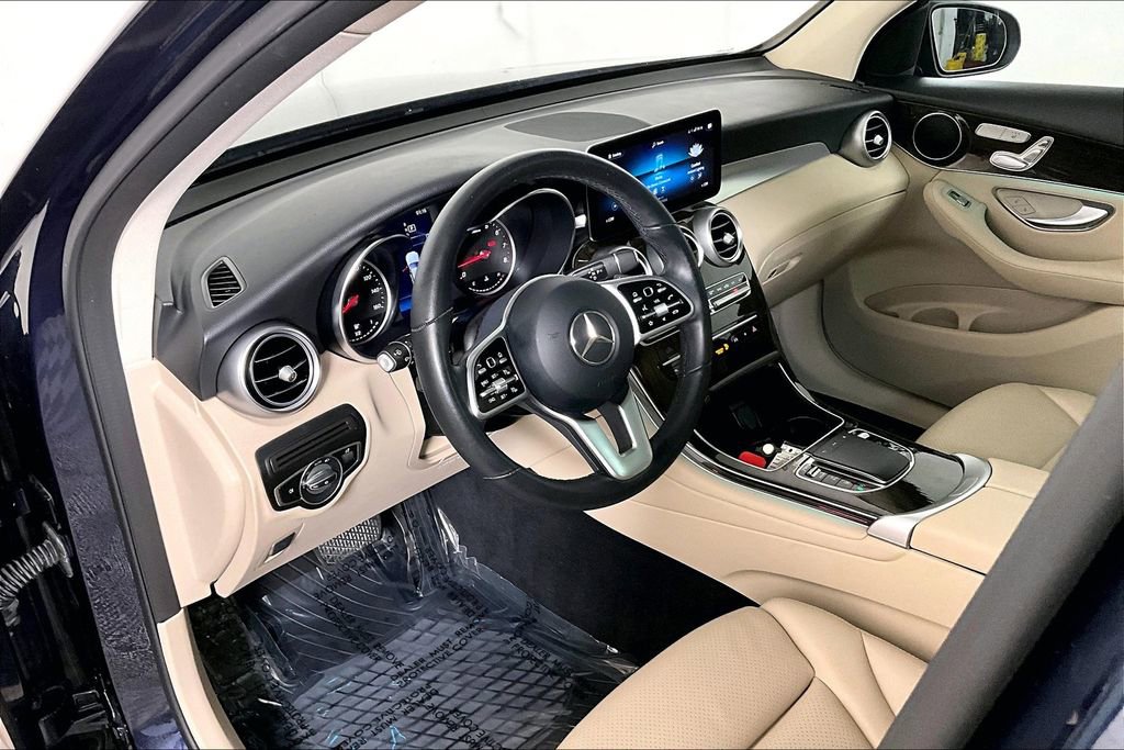 Used 2022 Mercedes-Benz GLC 300 w/ Premium Package Lite image 13