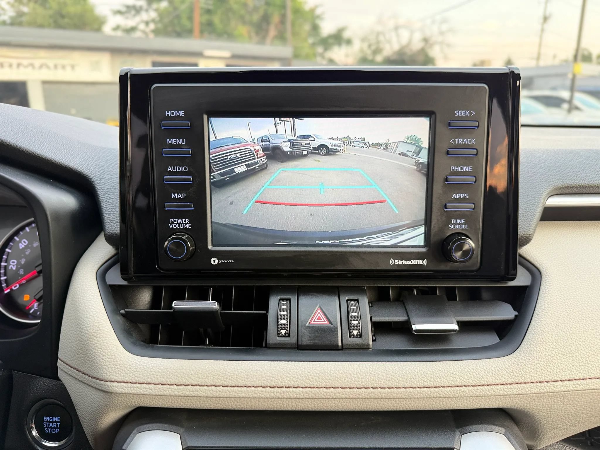 Used 2020 Toyota RAV4 XLE Premium AWD/4WD image 33