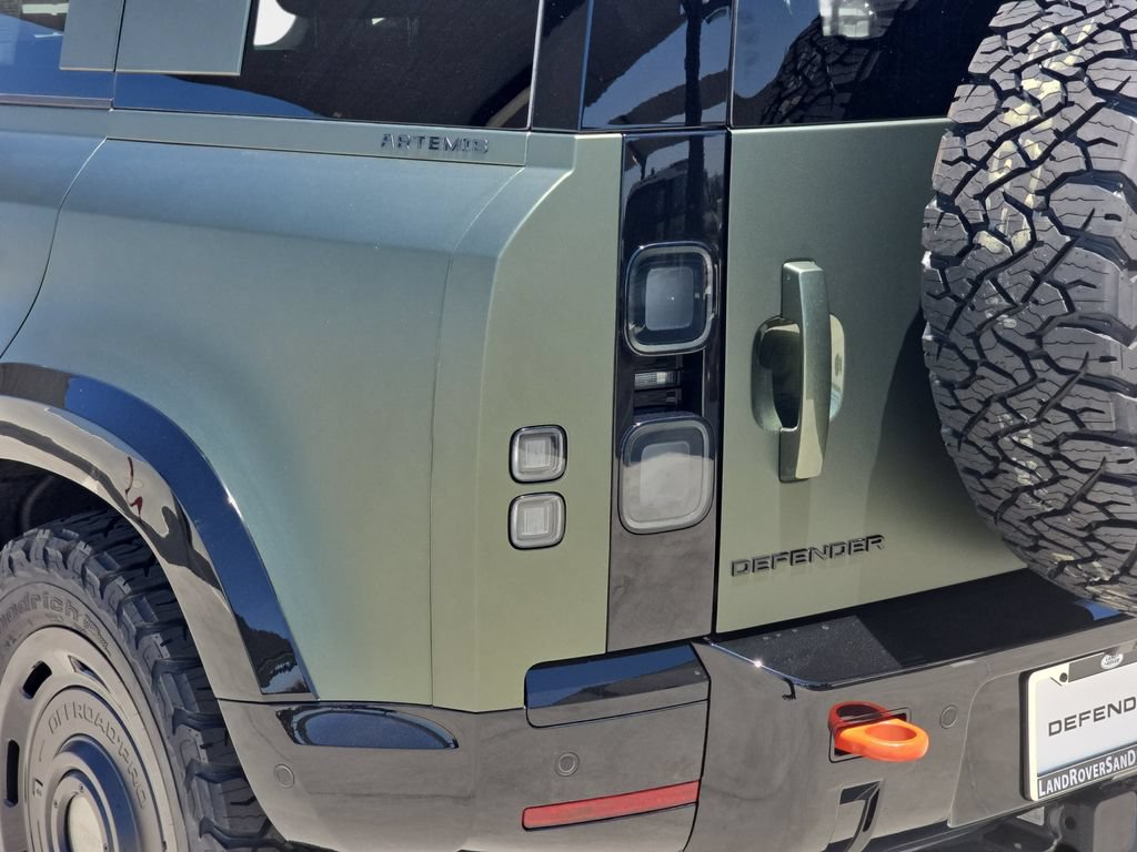 New 2026 Land Rover Defender 110 X AWD/4WD image 36