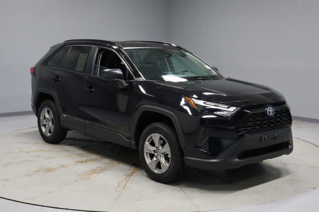 Used 2024 Toyota RAV4 LE AWD/4WD video 1