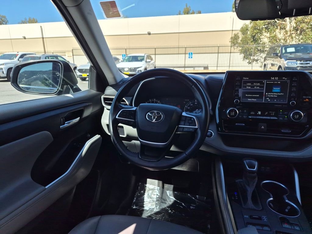 Used 2022 Toyota Highlander XLE image 23