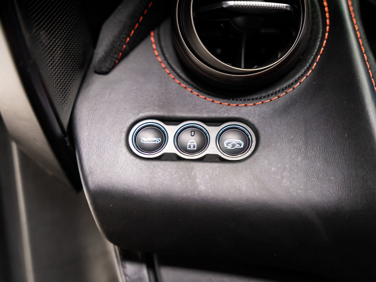 Used 2019 McLaren 720S RWD image 50