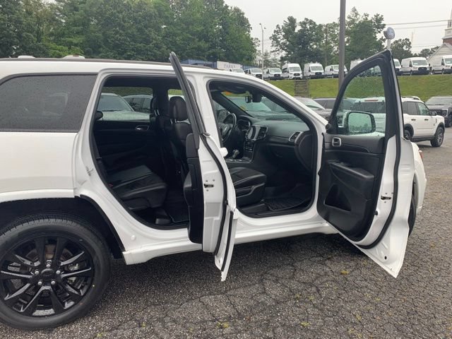 Used 2022 Jeep Grand Cherokee Laredo X AWD/4WD image 11