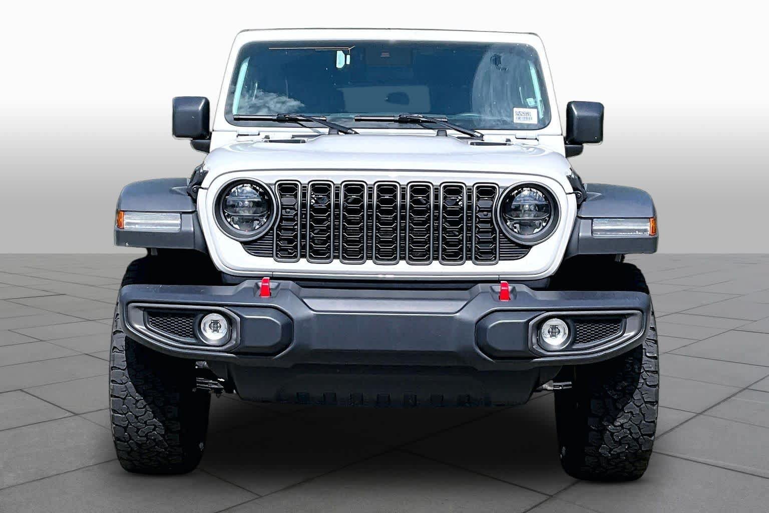 Used 2025 Jeep Wrangler Unlimited Rubicon AWD/4WD image 4