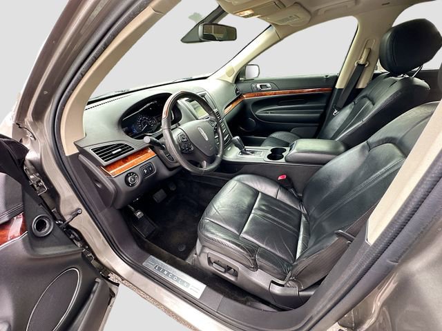 Used 2015 Lincoln MKT FWD image 20