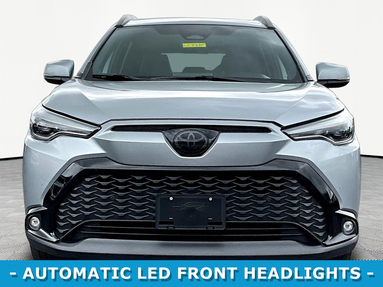 Used 2024 Toyota Corolla Cross AWD Hybrid w/ Convenience Package image 2