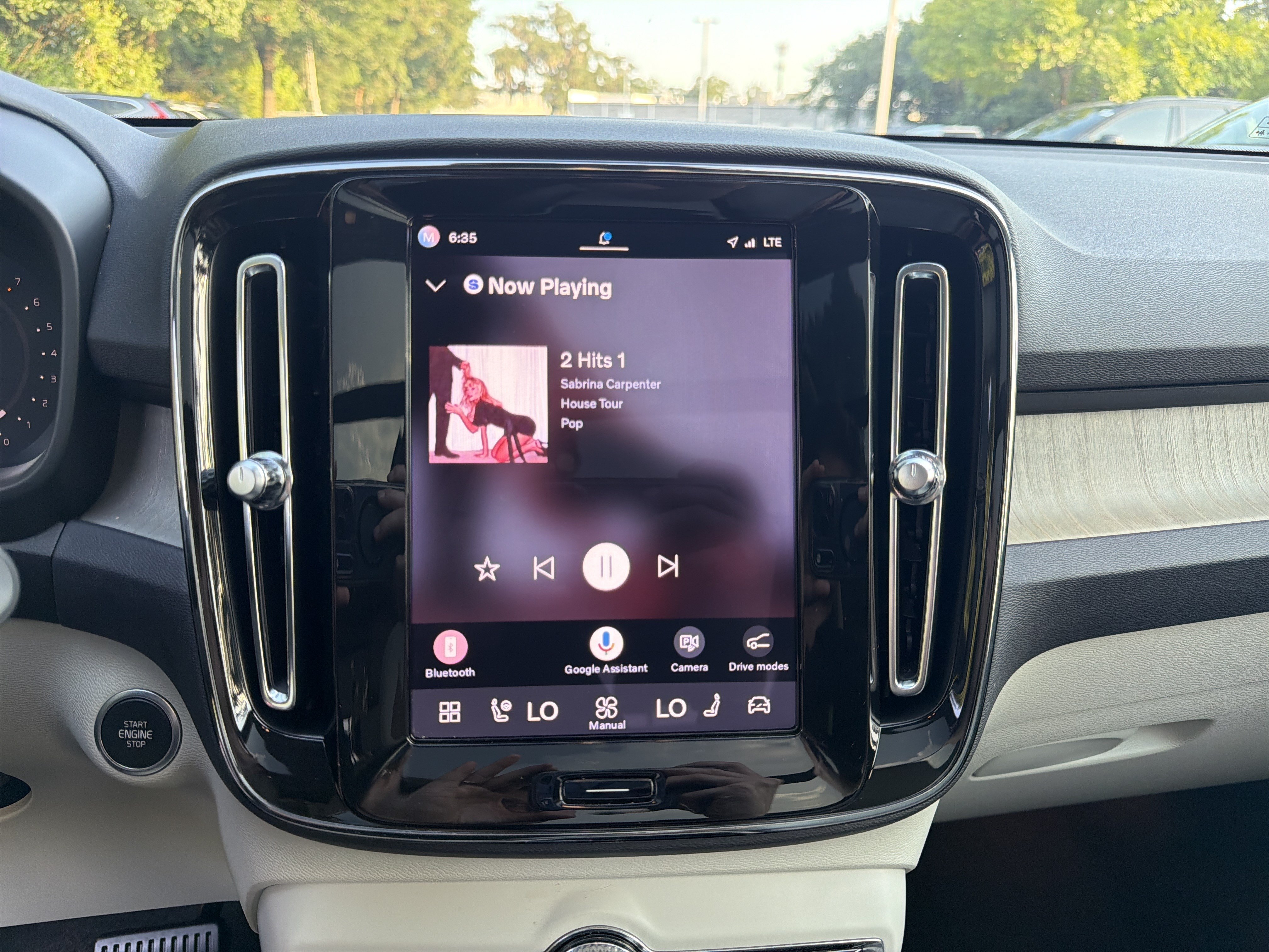 Certified 2023 Volvo XC40 B4 Plus w/ Protection Package Premier FWD image 23