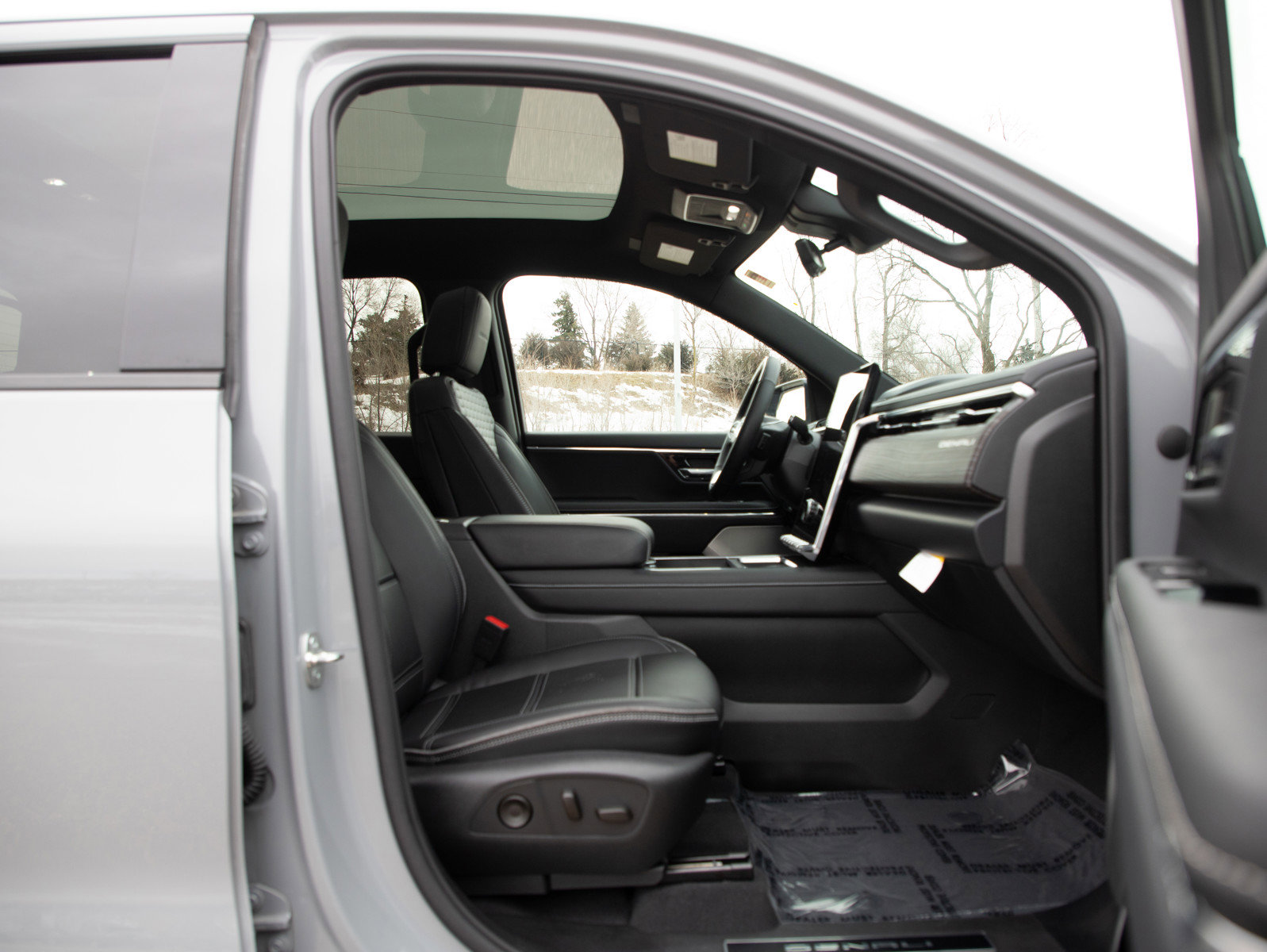 Used 2024 GMC Sierra EV Denali AWD/4WD image 11