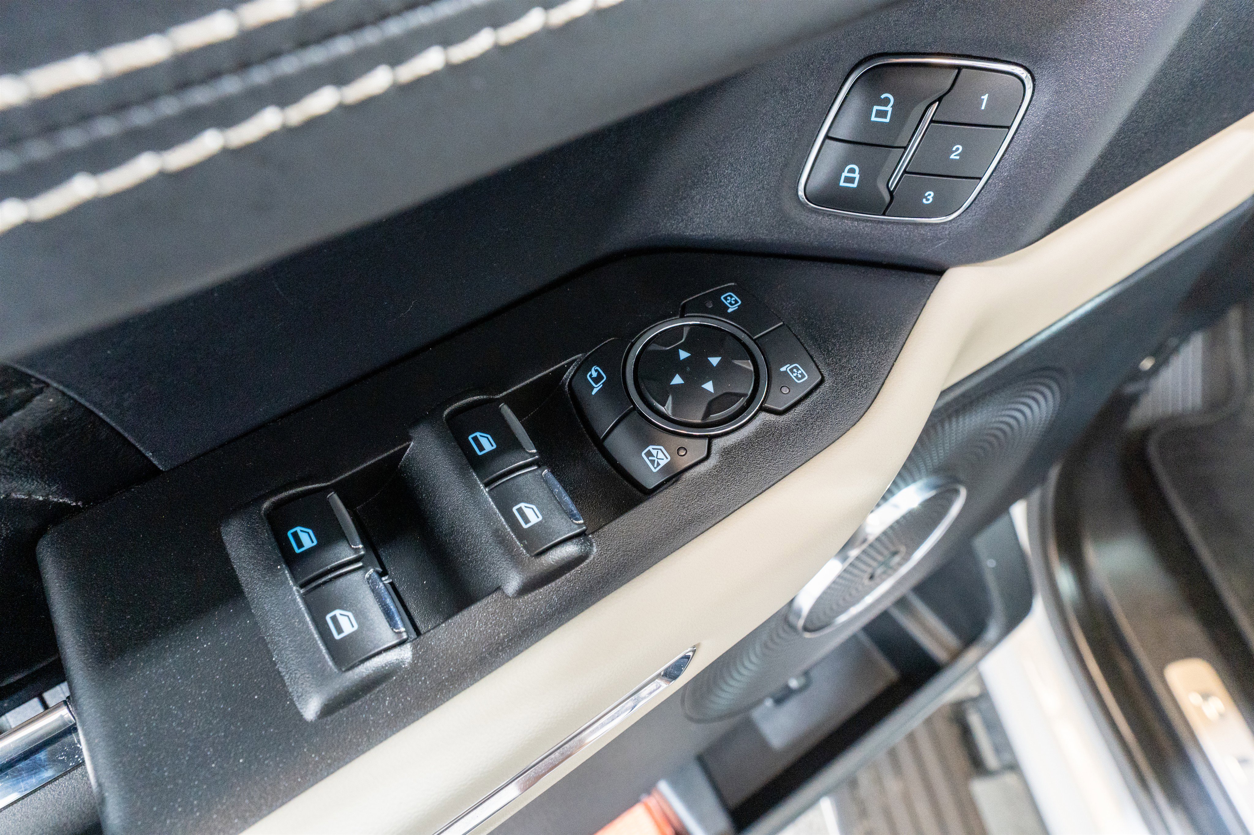 Used 2020 Ford Expedition Platinum image 16