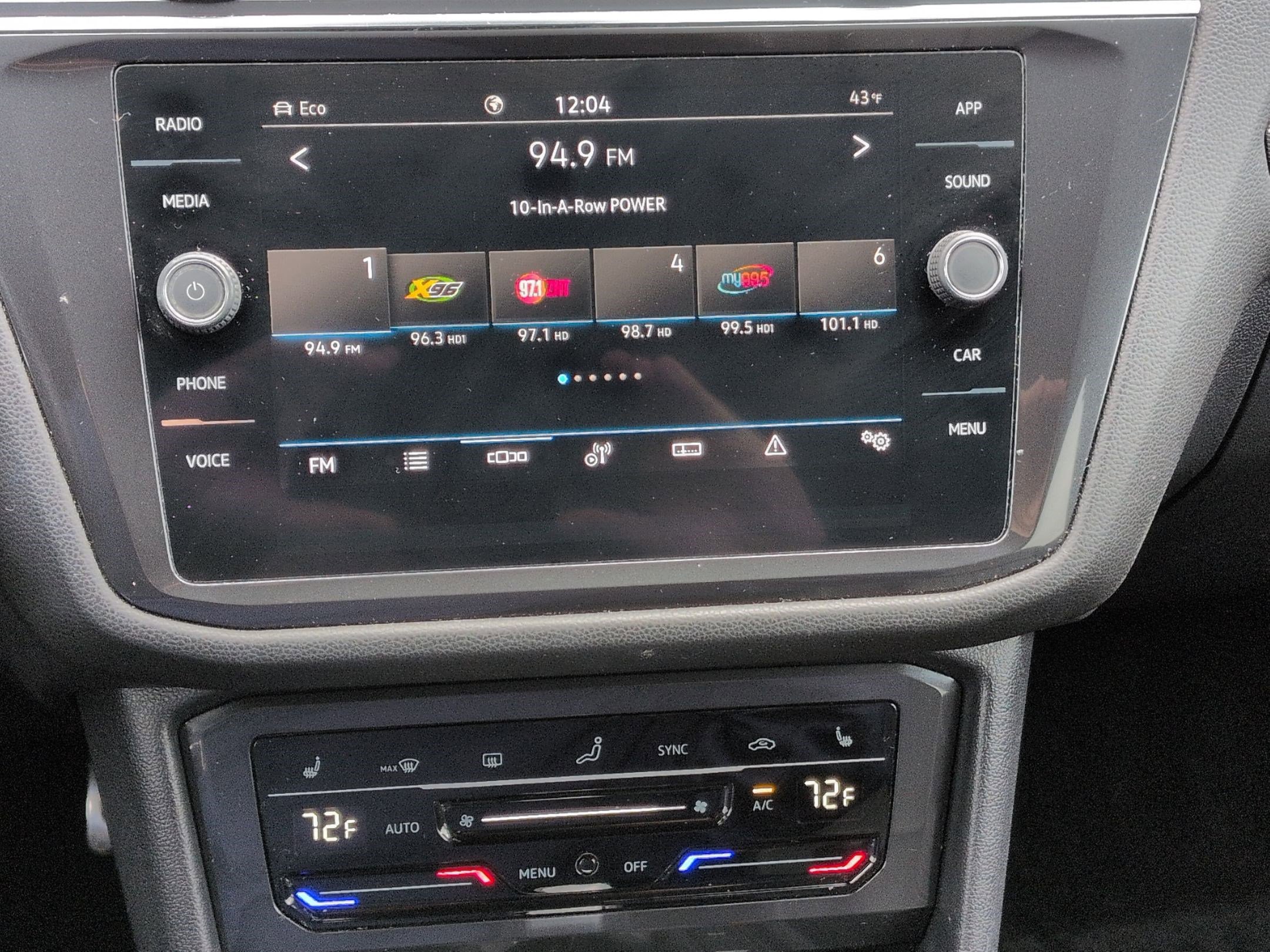 Certified 2022 Volkswagen Tiguan SE R-Line image 27