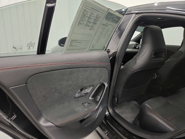 Used 2023 Mercedes-Benz CLA 250 image 23
