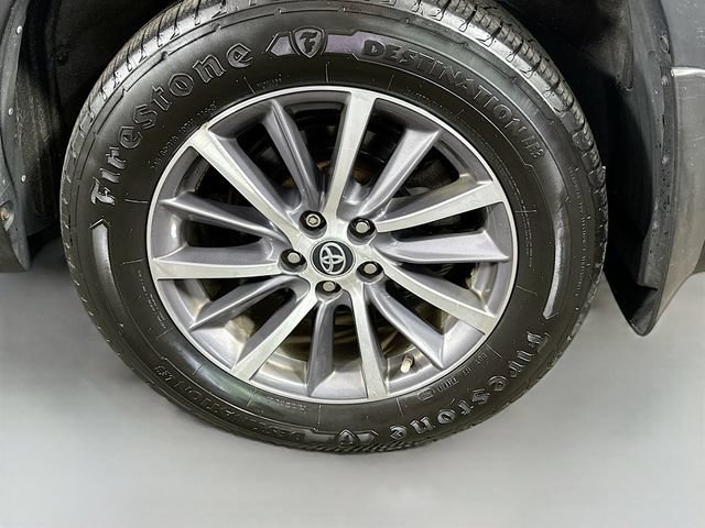 Used 2019 Toyota Highlander XLE AWD/4WD image 30