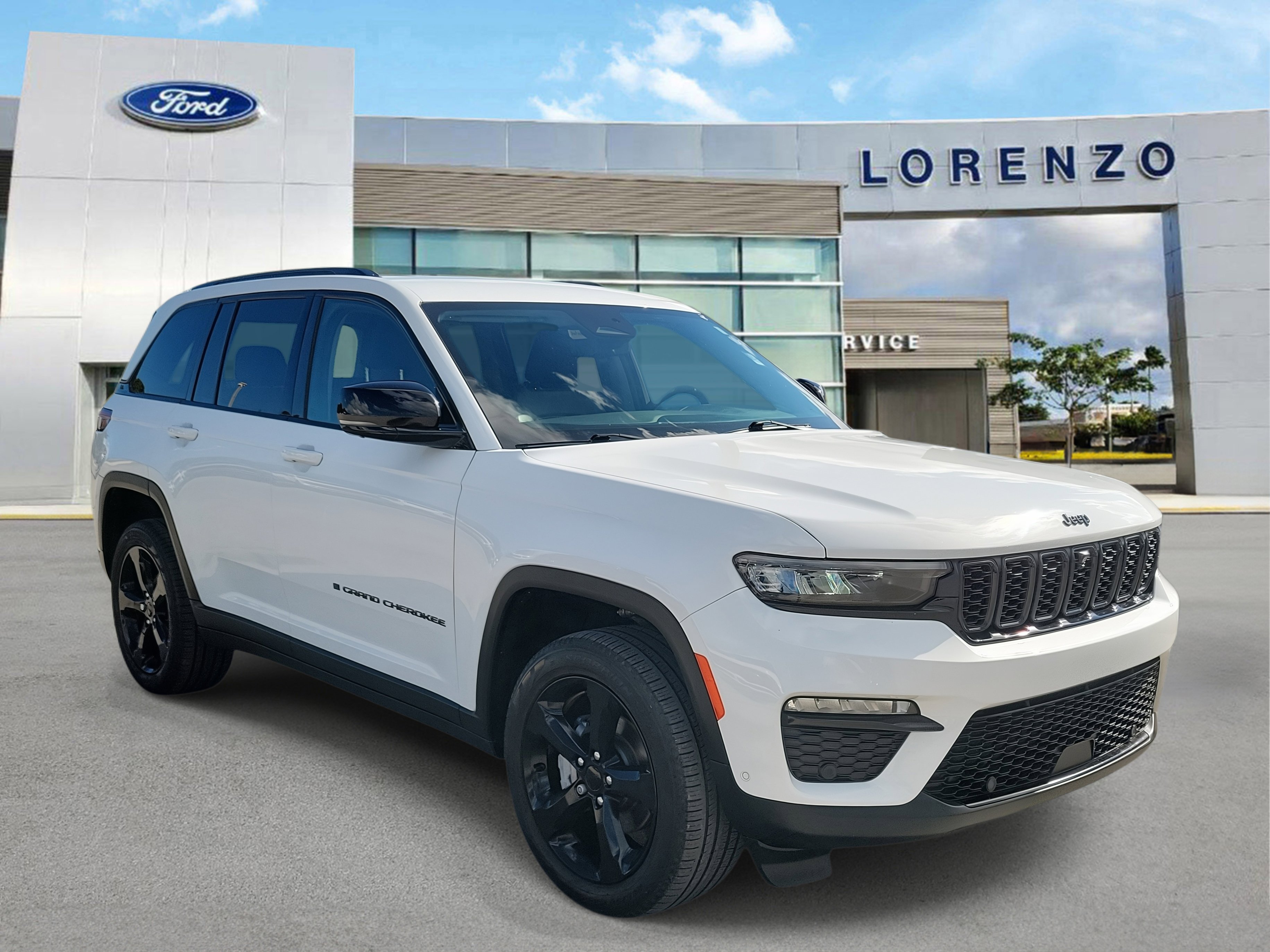Used 2023 Jeep Grand Cherokee Limited w/ Luxury Tech Group II image 3