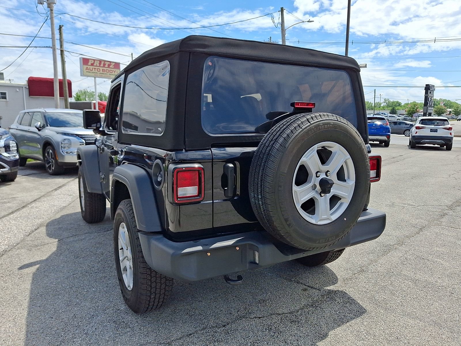 Used 2021 Jeep Wrangler Sport AWD/4WD image 8