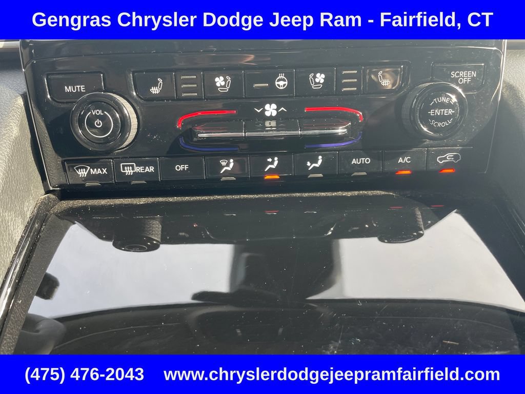 Used 2023 Jeep Grand Cherokee Limited w/ Luxury Tech Group II AWD/4WD image 54