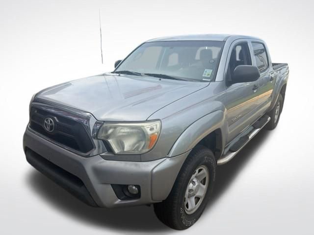 Used 2015 Toyota Tacoma PreRunner w/ SR5 Package RWD image 3